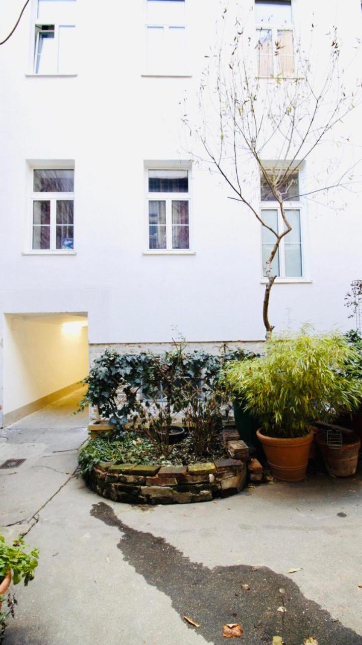 Luxury Apartment In Praterstern Area Vienna Exterior photo