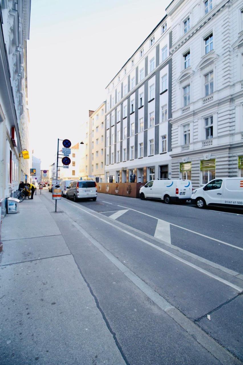 Luxury Apartment In Praterstern Area Vienna Exterior photo